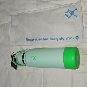 Hydro Flask 40oz  Wide Mouth Flex Cap And Boot*Limited Edition. Seafoam